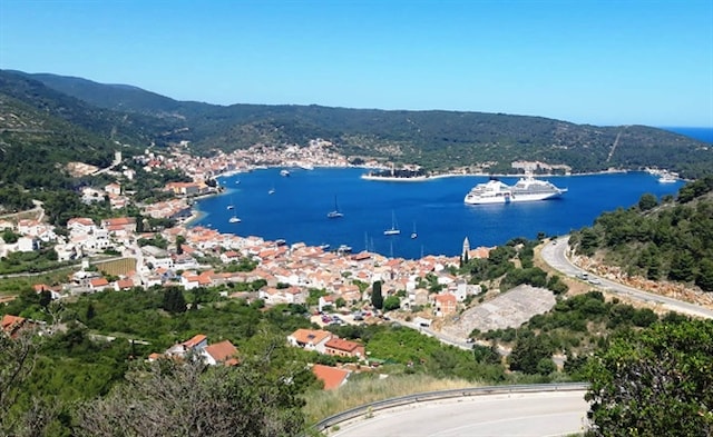 Otok Vis, ajte tamo i gotovo
