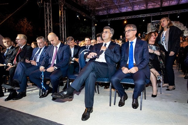 HRVATSKA ZAJEDNO U HVARU