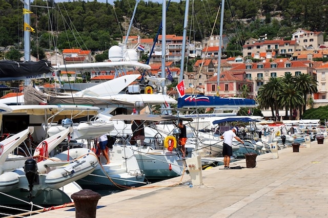 HVAR, STARI GRAD, JELSA...