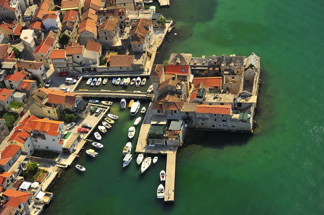 Kaštel Gomilica